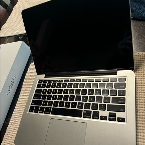 Apple MacBook Pro - Silver